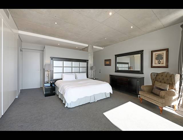 4 BEDROOM FREEHOLD TO LET IN GREEN POINT